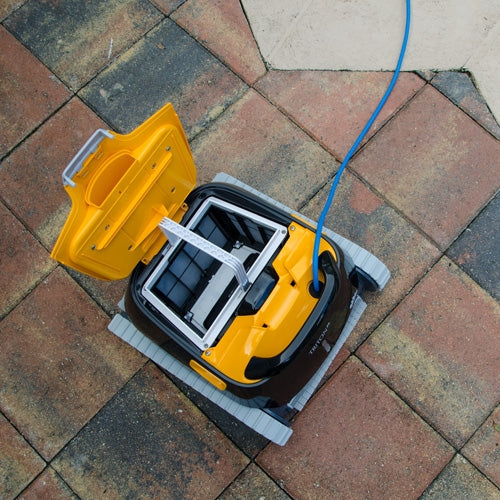 Dolphin Triton PS Pool Cleaner
